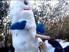 slutty girl lives cam porn with the snow man